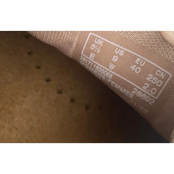 Clarks Collection Elaina Harbor Warm Beige Embroidered Canvas Slip-Ons Size 9 - Picture 7 of 8